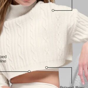 ALO YOGA CROPPED CABLE KNIT  WINTER BLISS SWEATER